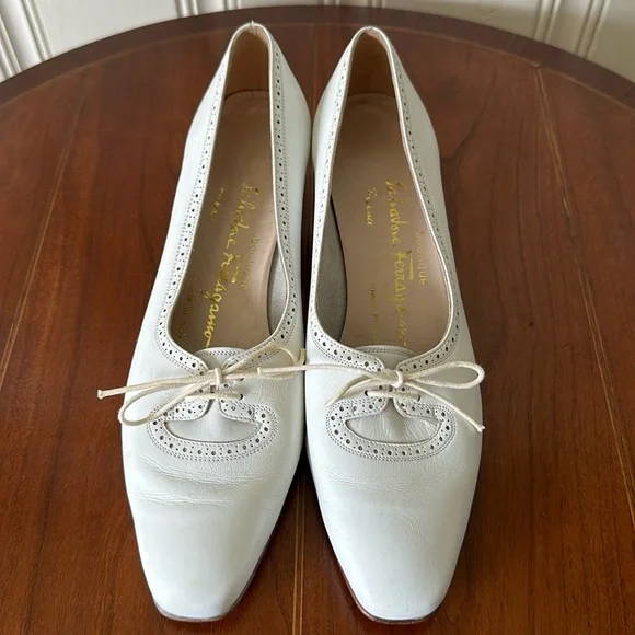 Salvatore Ferragamo Boutique Vintage White Shoes Sz 7.5 - Picture 2 of 10